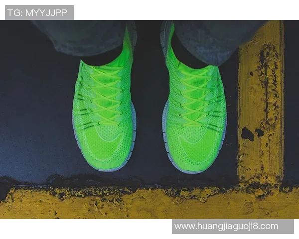 个性化定制你的Nike足球鞋展现独特风格与卓越性能 个性化定制你的Nike足球鞋展现独特风格与卓越性能